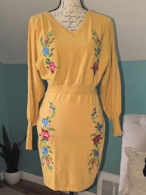 Yellow V-Neck Frida Khalo Floral Embroidered Sweater Dress🦋🌼🌻🤎💙🌹